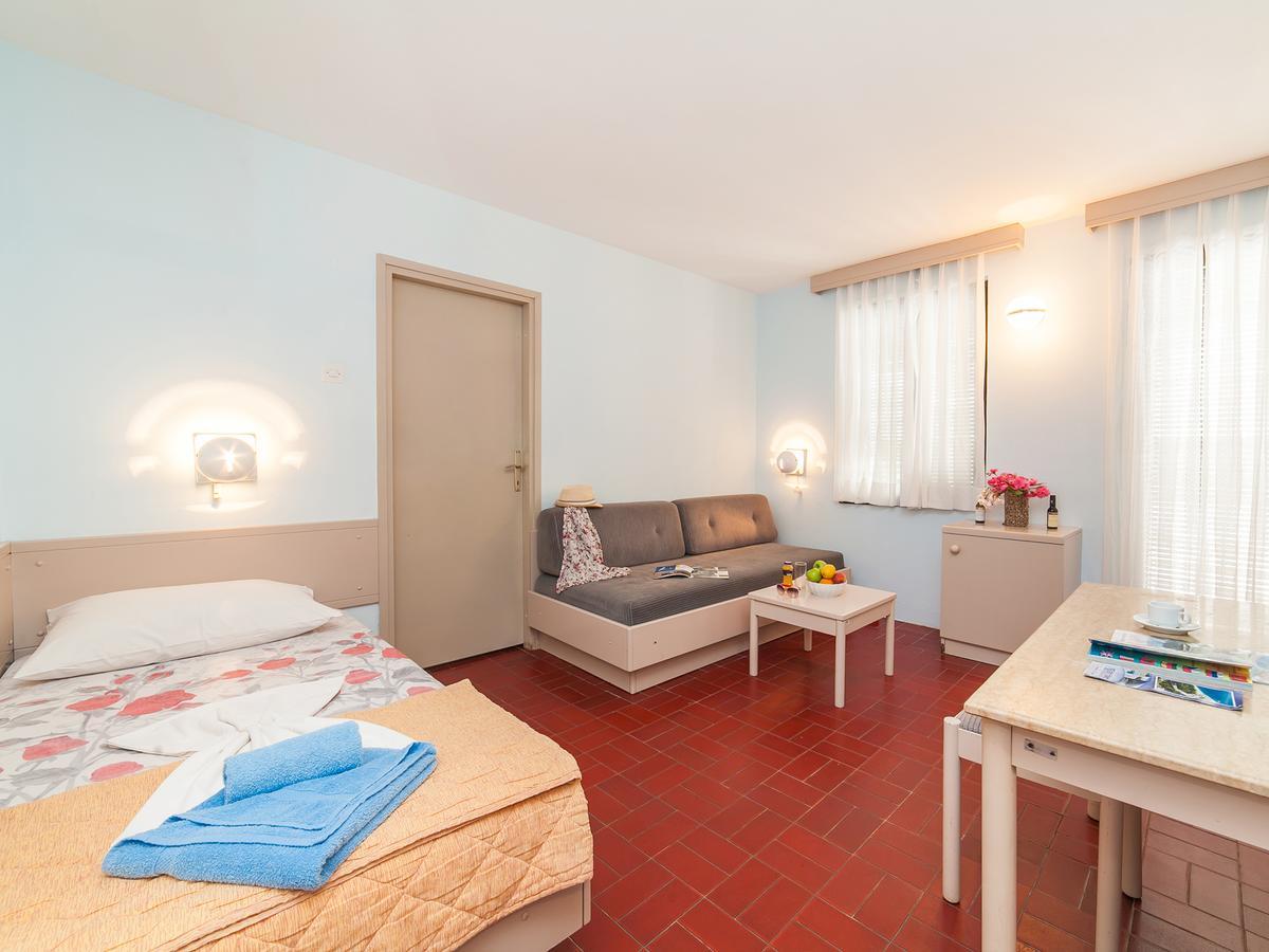 Holiday Park Vile Park Budva Buitenkant foto